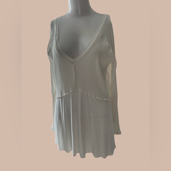 POL Cream V-Neck Women's Blouse - Picture 7 of 7